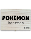 In dit houten kaartenbakje is genoeg plek om al jouw Pokemonkaarten te bewaren.