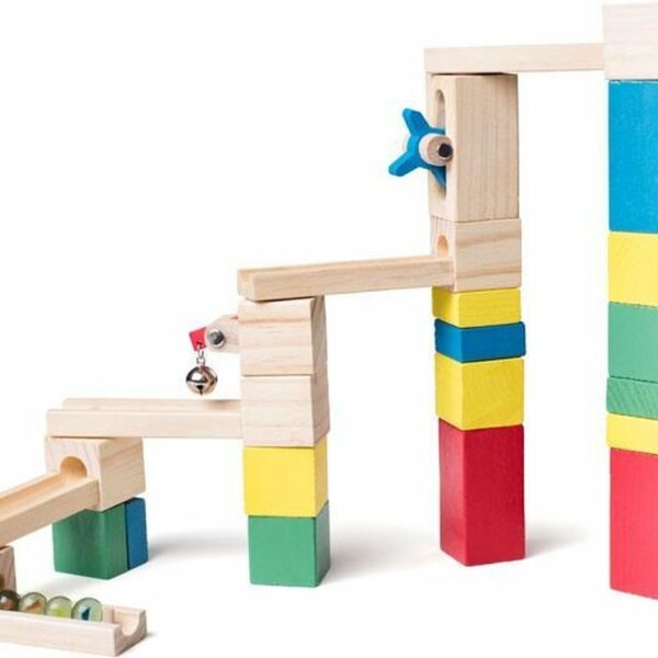 Deze houten knikkerbaan zorg voor uren speelplezier. ontwerp, bouw en speel. Duurzaam houten speelgoed.