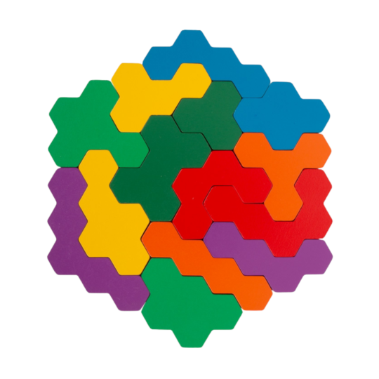 Een hexagon puzzel als denksport! Bij deze speciaal gevormde puzzel van hout is het de bedoeling om de honingraatvormige speelstukken op de juiste plaatsen op de speelkaarten te plaatsen.